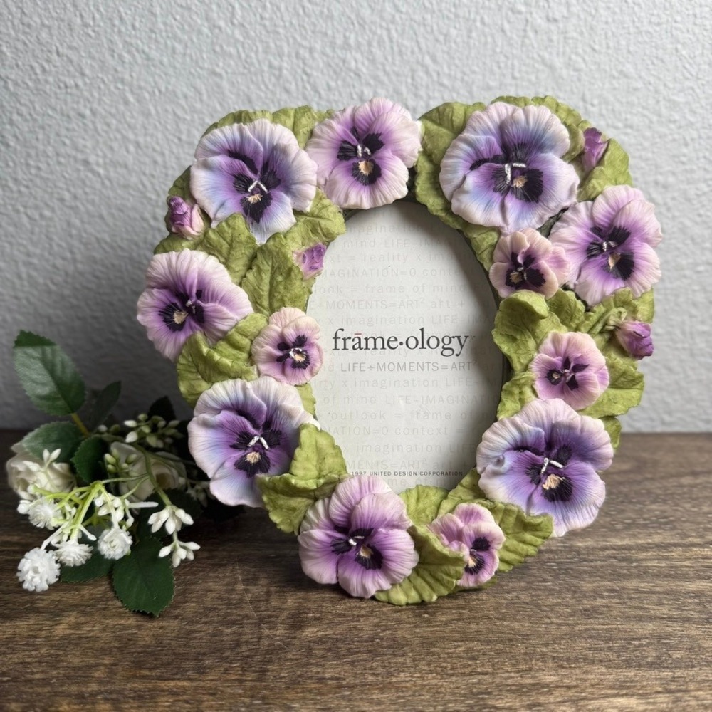 Vintage 1994 Frameology Pansy Heart Photo Frame Purple Floral Cottagecore UDC